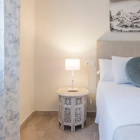 Апартаменты Florinda De La Cava - 8 *