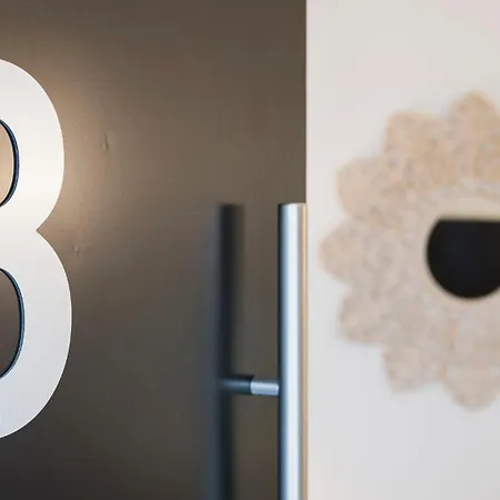 Florinda De La Cava - 8 Apartment *